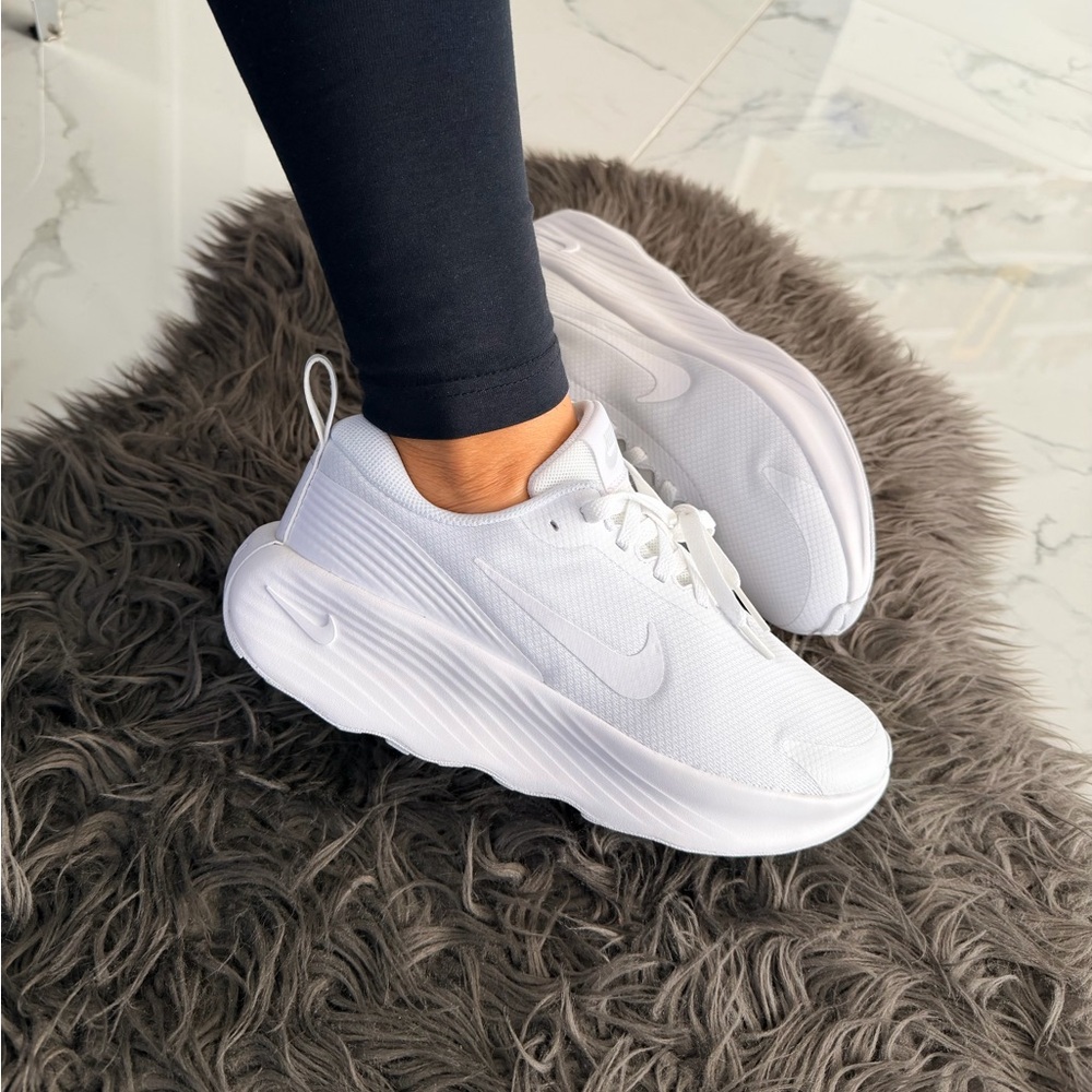 Nike Promina
